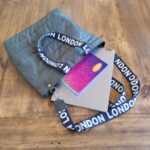 Bolso Puffer Verde Militar - Imagen 6